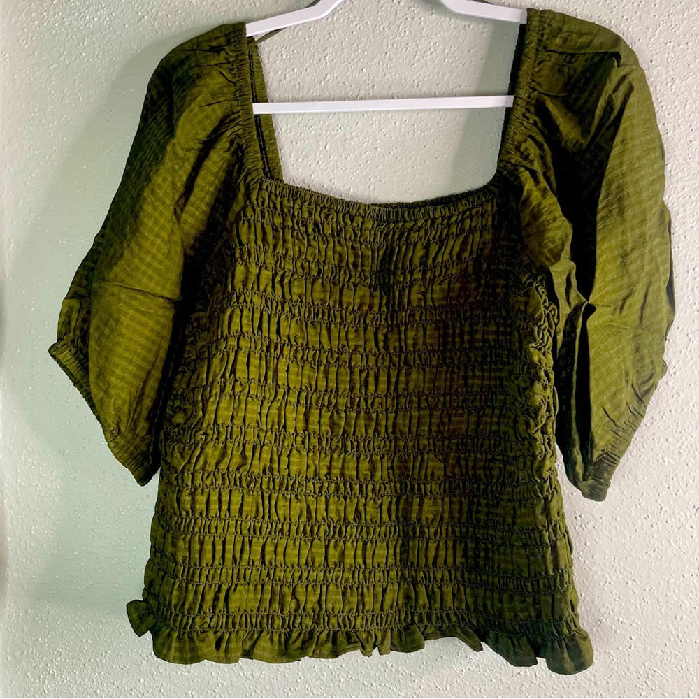 Old Navy women Off Shoulder Green ruffle top size L